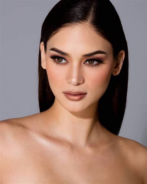 Pia Wurtzbach is in the mood for nudes